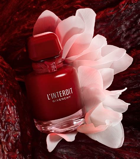 L’INTERDIT DE GIVENCHY: LA NUEVA ROUGE ULTIME.